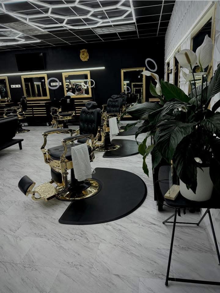 Royal Kingz Barbershop view 3