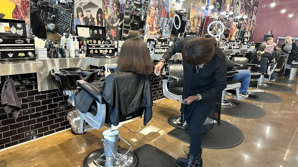 Floyd's 99 Barbershop view 4