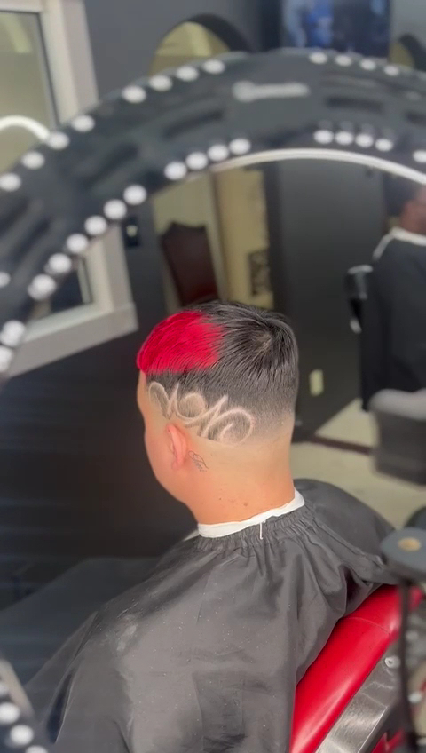 Hollywood Cuts Salon & Barbershop view 4