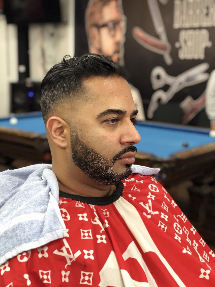 Pichi barbershop view 5
