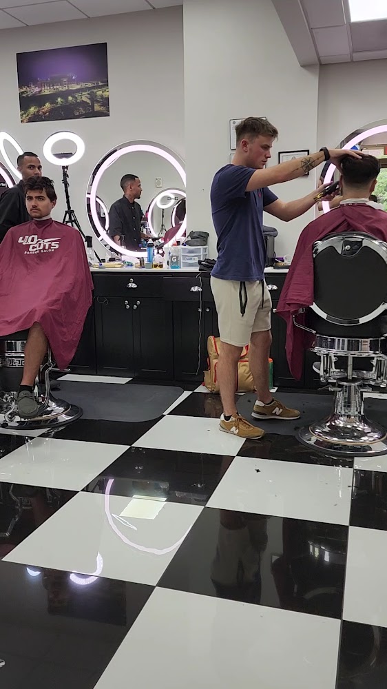 4.0 Cuts Barber Salon - Texas A&M Campus view 5