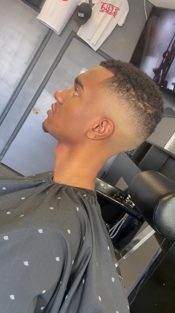 6818 Barbershop view 4