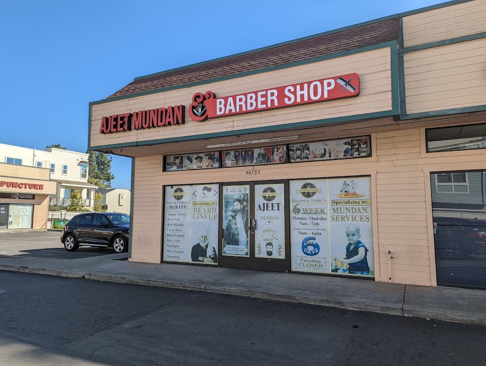 Ajeet Mundan & Barber Shop view 3