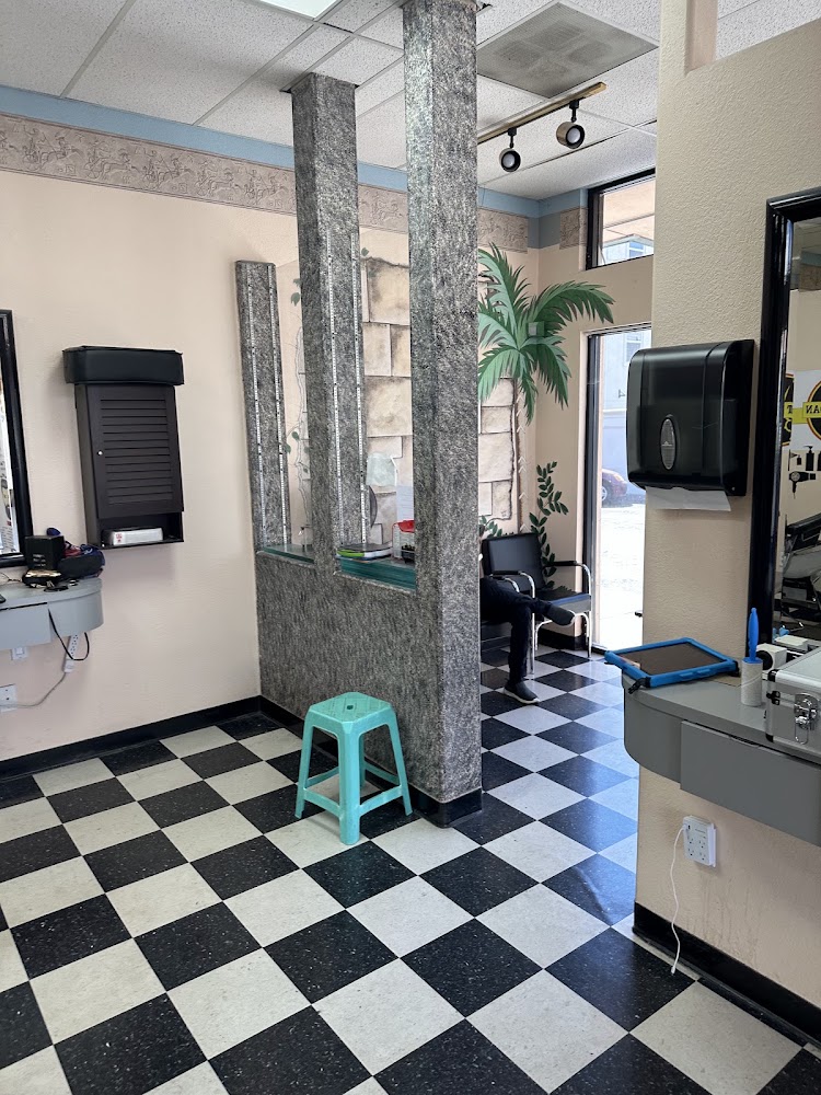 Ajeet Mundan & Barber Shop view 5