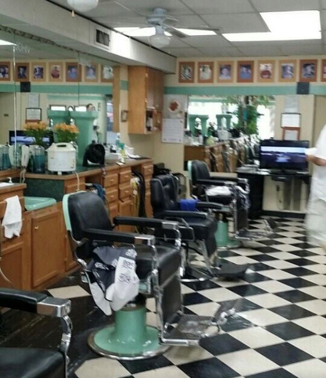 Anderson Lane Barber Shop view 3