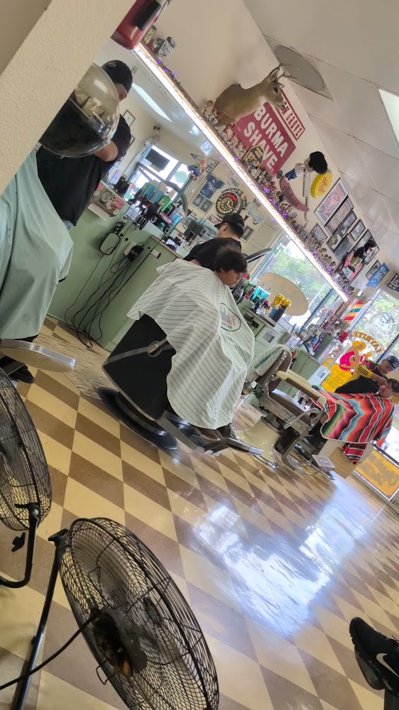 Andrade’s Barbershop view 3