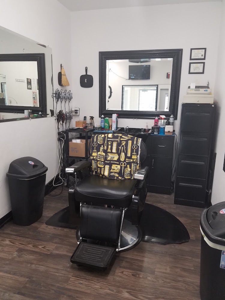 Big"C"Morgan's Barbershop view 4