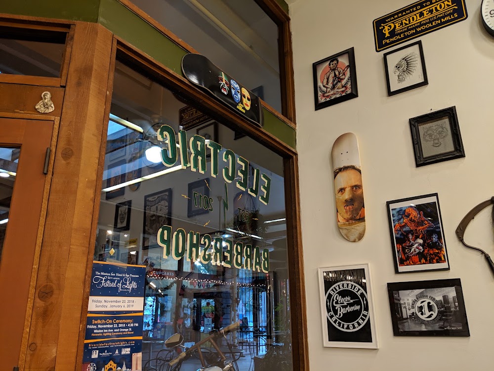 Black Lantern Barber Co view 4
