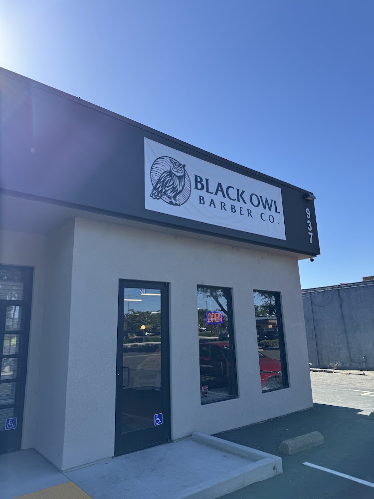Black Owl Barber Co. view 3