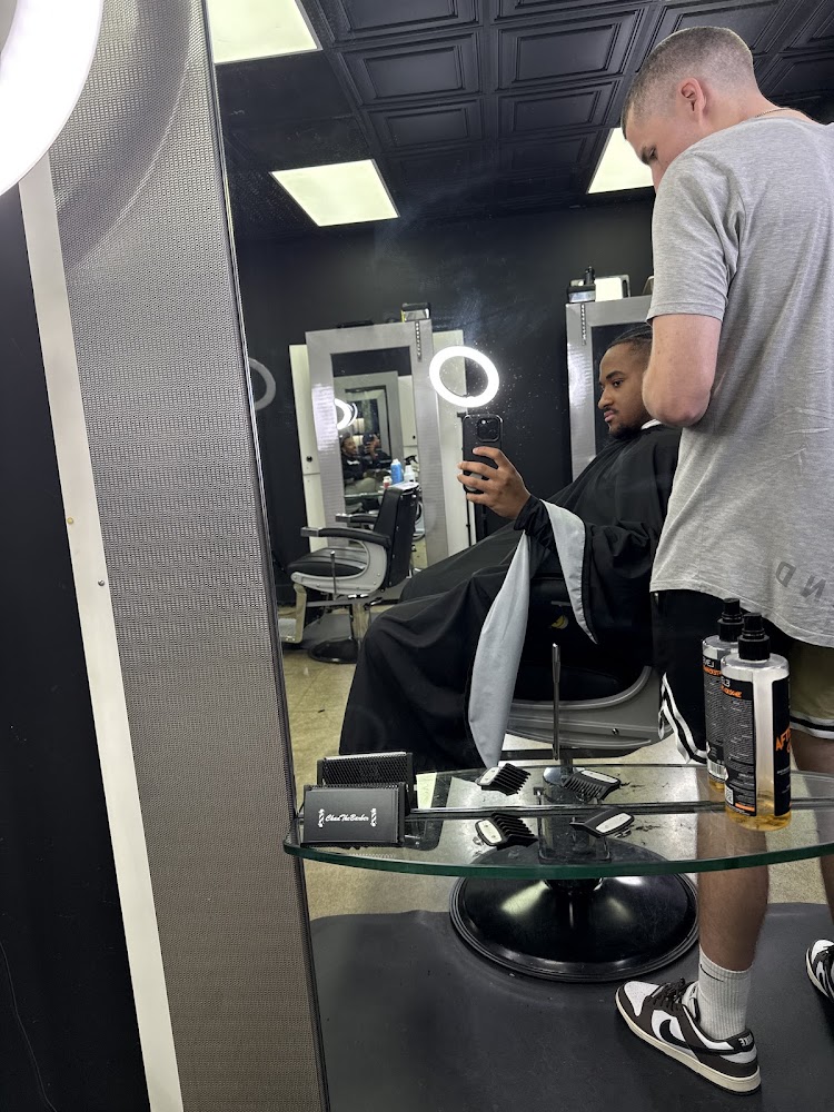 Blrrd Barbershop view 2