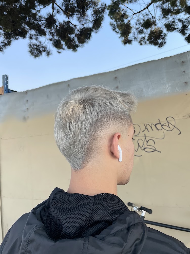 Blrrd Barbershop view 4