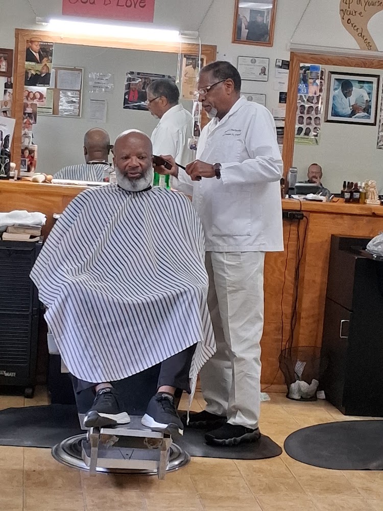 Braxton's Barber Shop view 4