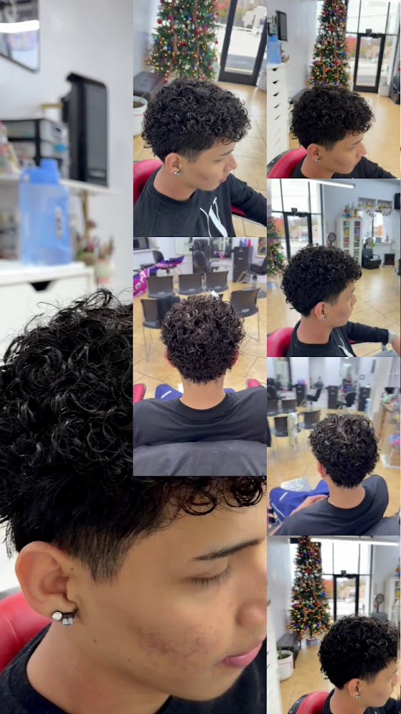 Caprichos Salón & Barbershop view 5