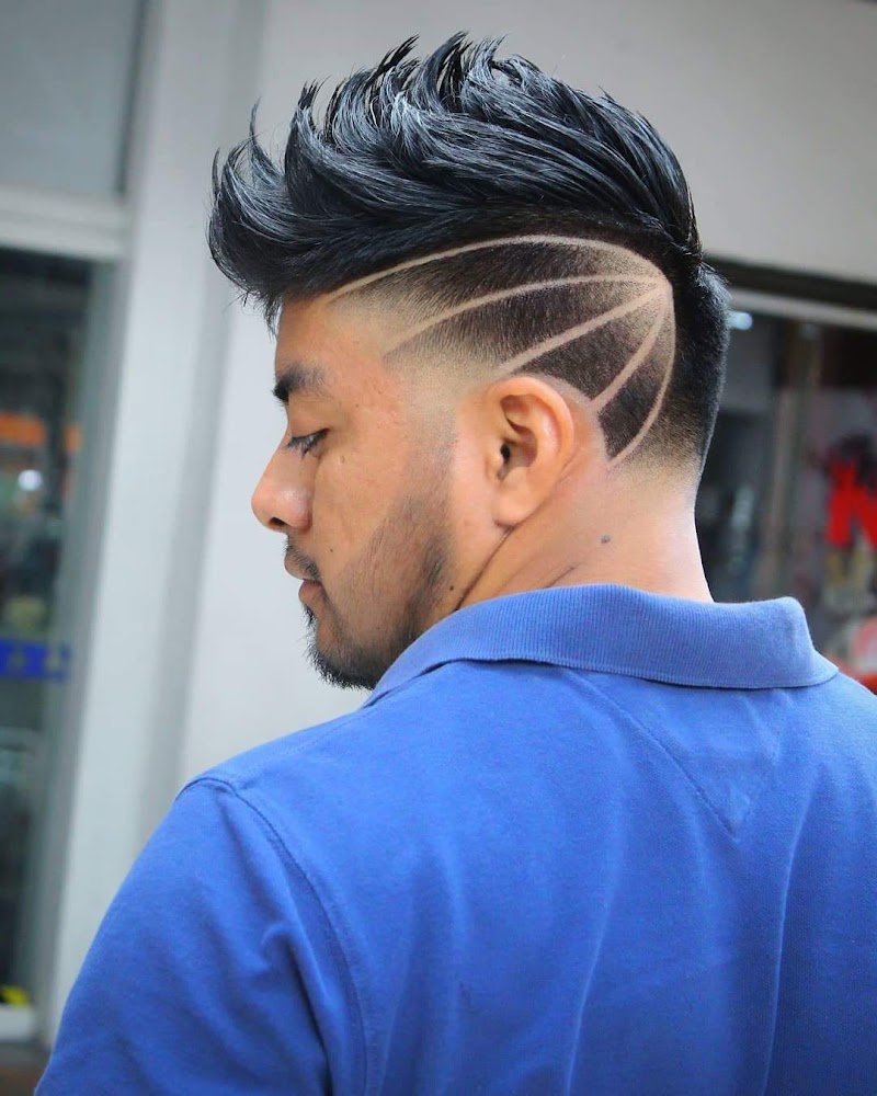 Carmen A La Linea Cuts view 5