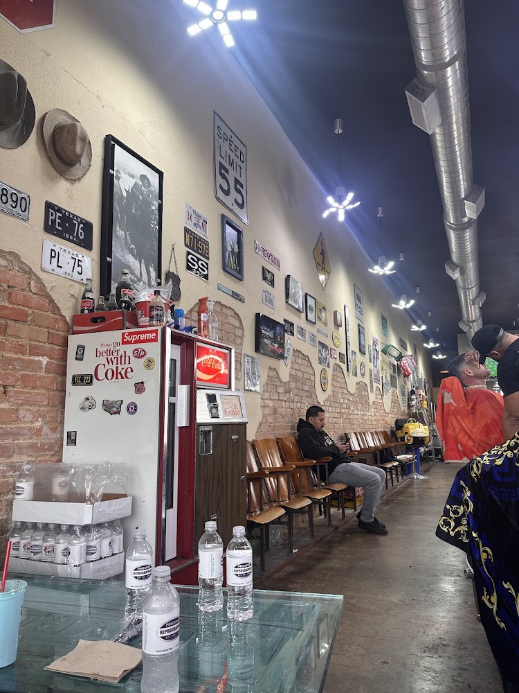 Castillo's Original Barbershop view 5