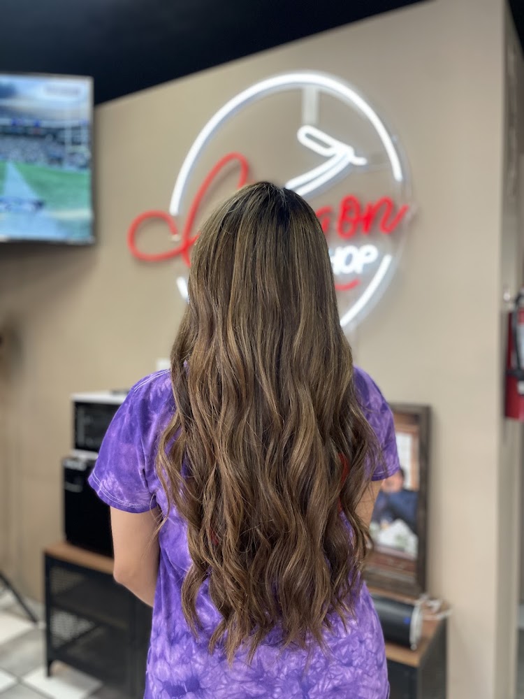 Chingon Barbershop view 3