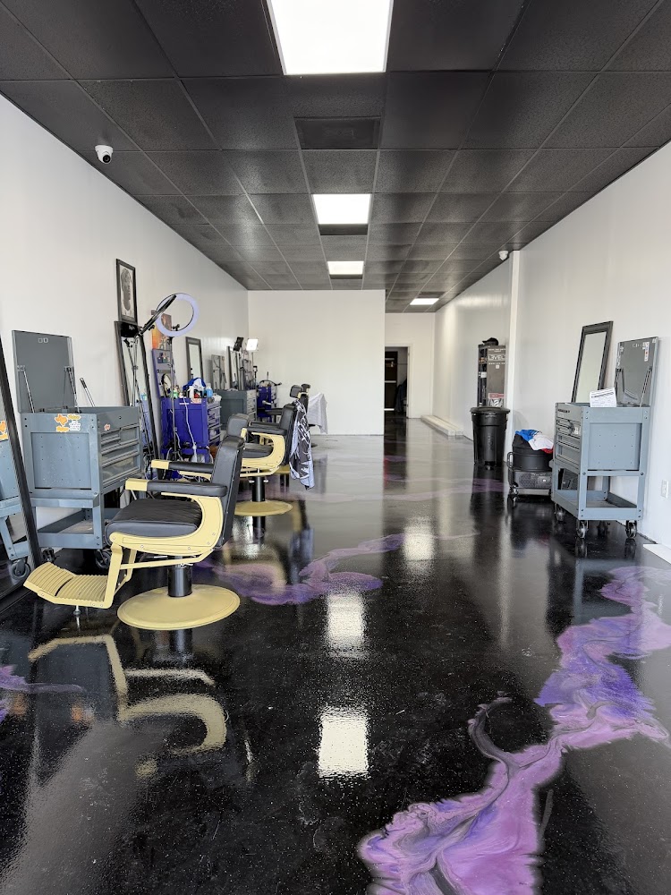 Choppaholix barbershop view 2