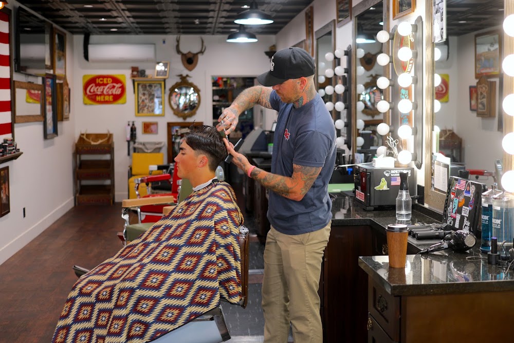 Chuck's Barbershop view 3