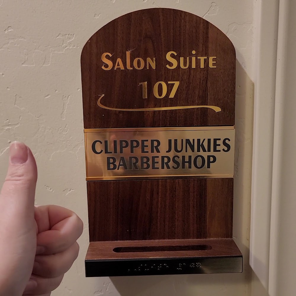 Clipper Junkies Barbershop view 3