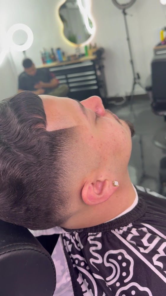Colt The Barber view 3