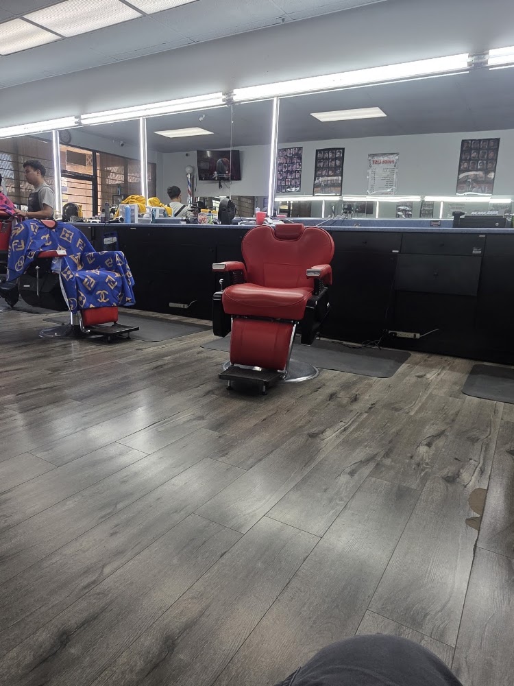 Cortes Finos Barbershop view 3