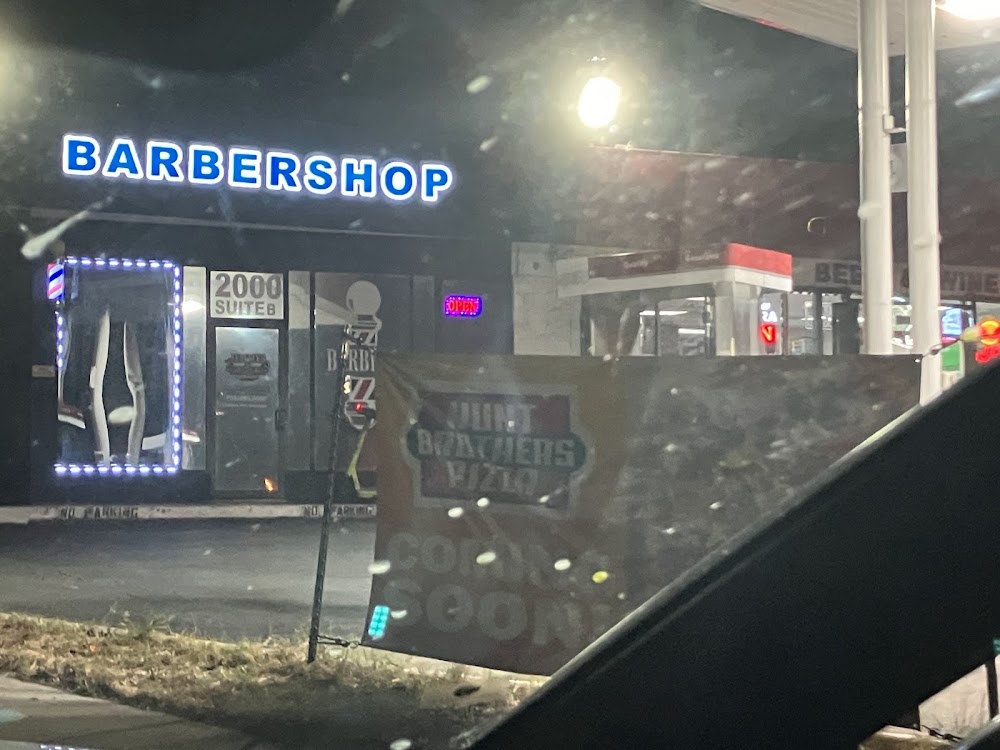 Country Cutz Barbershop South Austin view 3