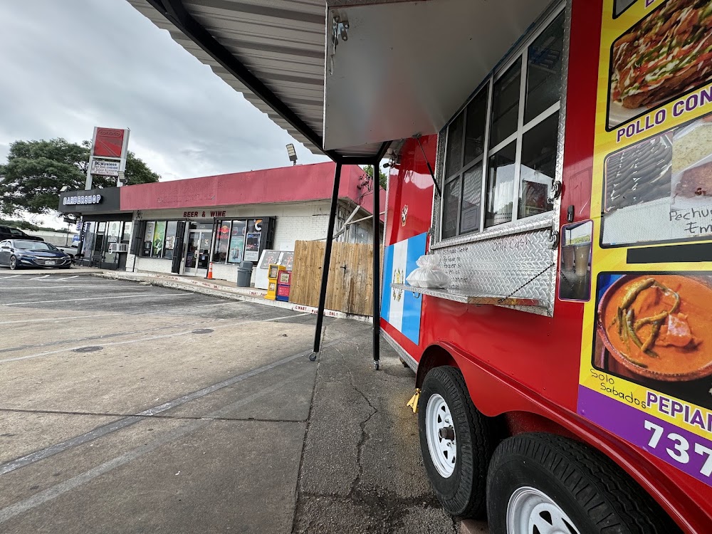 Country Cutz Barbershop South Austin view 4
