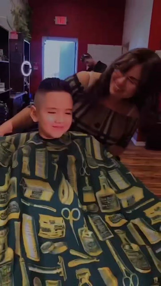 Cut "N" Shave Barber and Beauty Salon view 3