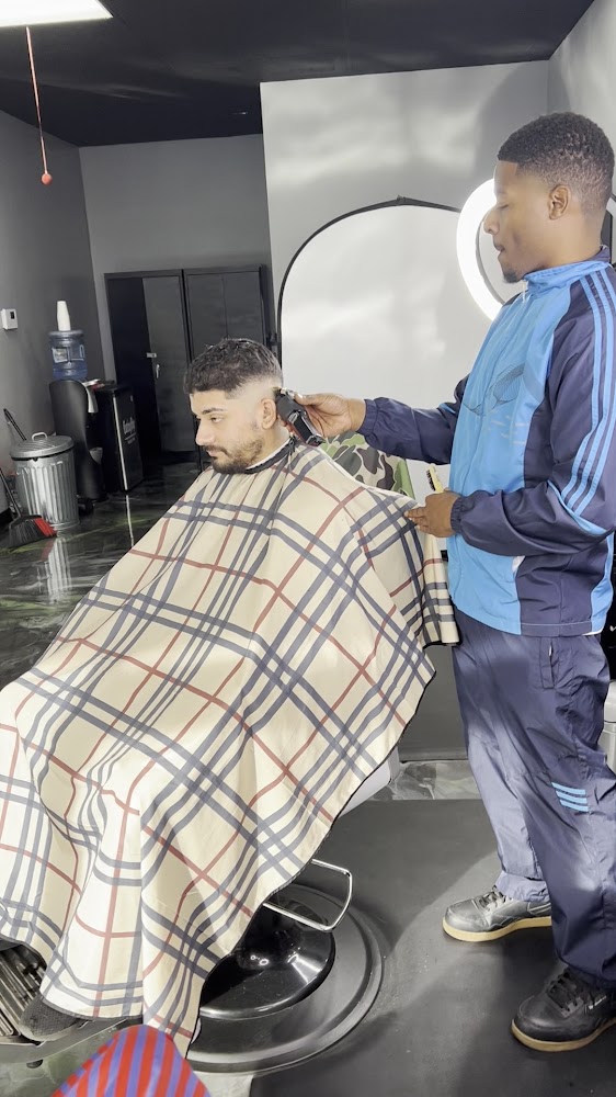 Cutting Edge Barbershop - Palmdale view 2