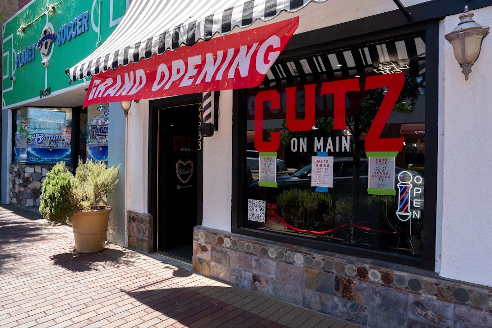 Cutz on Main Barbershop view 3
