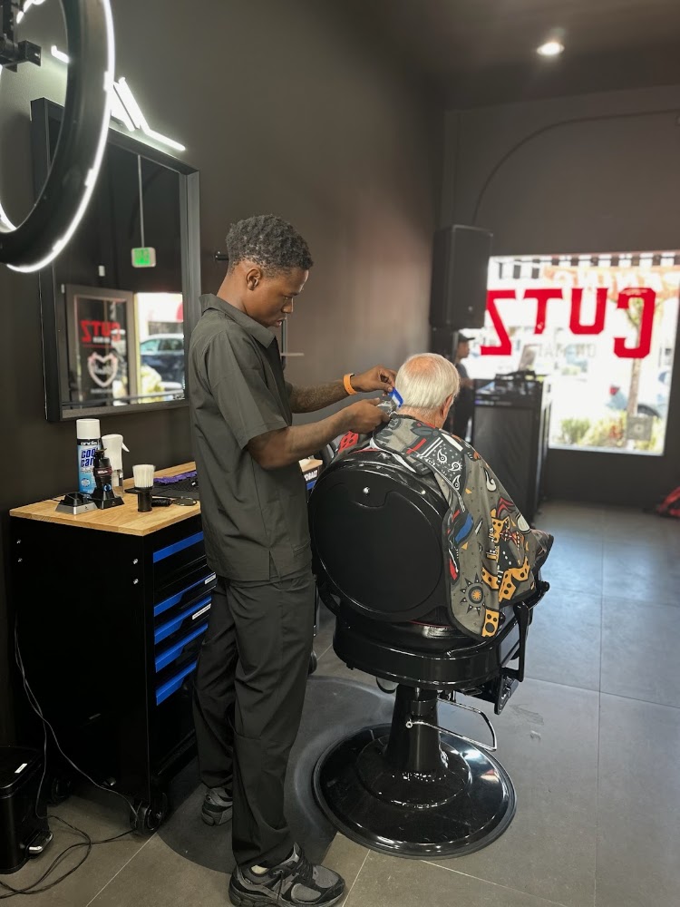 Cutz on Main Barbershop view 4
