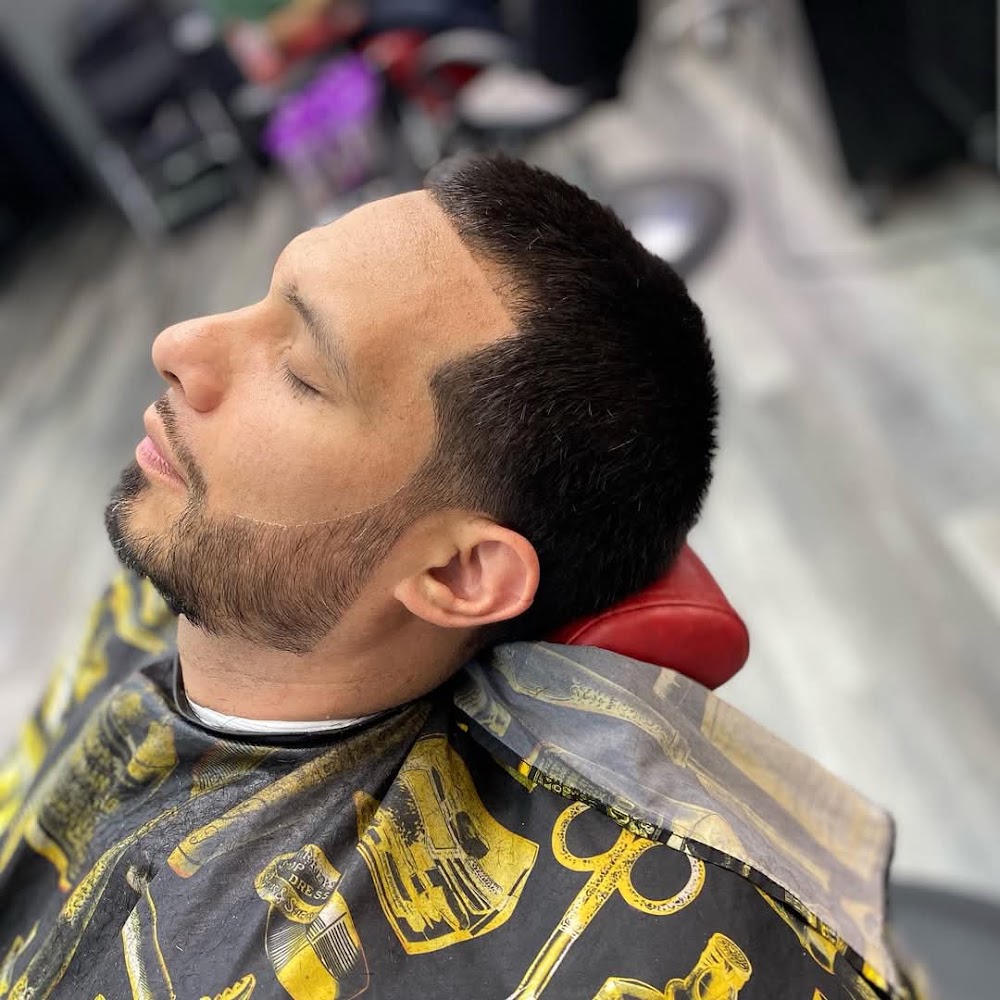 D' CLIPPZ BARBERSHOP view 3