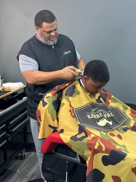 D' CLIPPZ BARBERSHOP view 4
