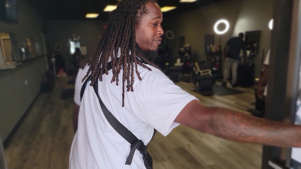 D-FRANCHIZE CUTZ & STYLEZ LLC view 3