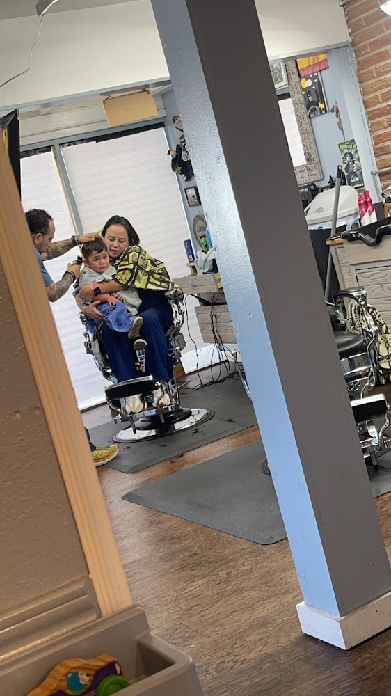 Dre's House of Barber and Beauty view 3