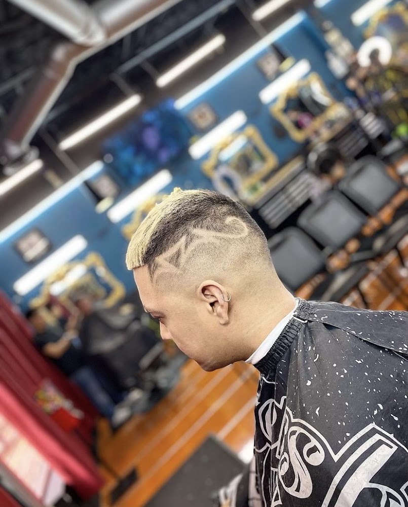 El Barbero Dallas Barber Lounge view 3