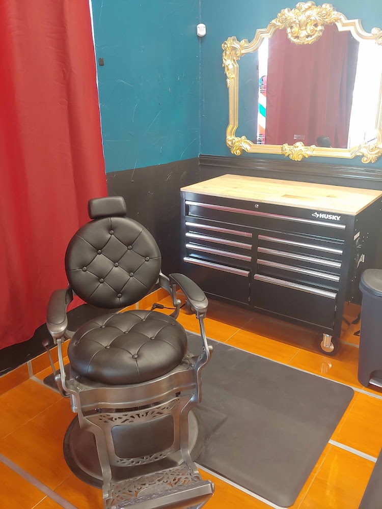El Barbero Dallas Barber Lounge view 5
