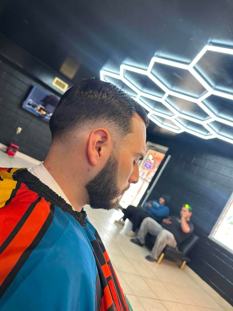 El Compa Barber studio view 2
