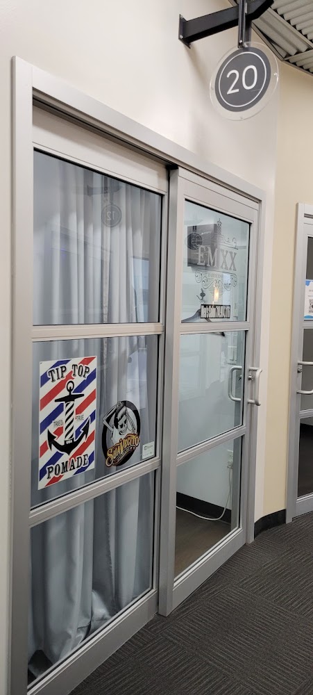 EM20 Men's Hair Salon at Sola Salons, Studio 20 view 2