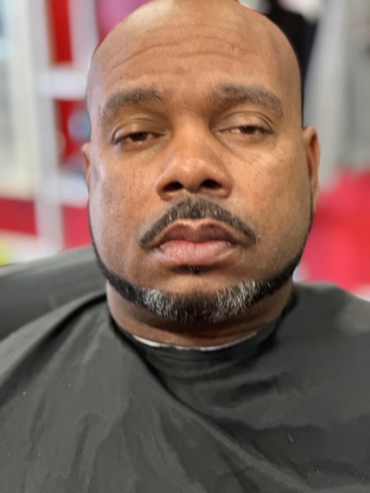 Exquisite Men's Xperiences Barber & Shave Bar view 3