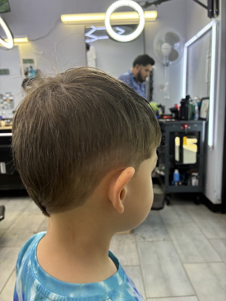 Eze Cuts Barbershop view 2