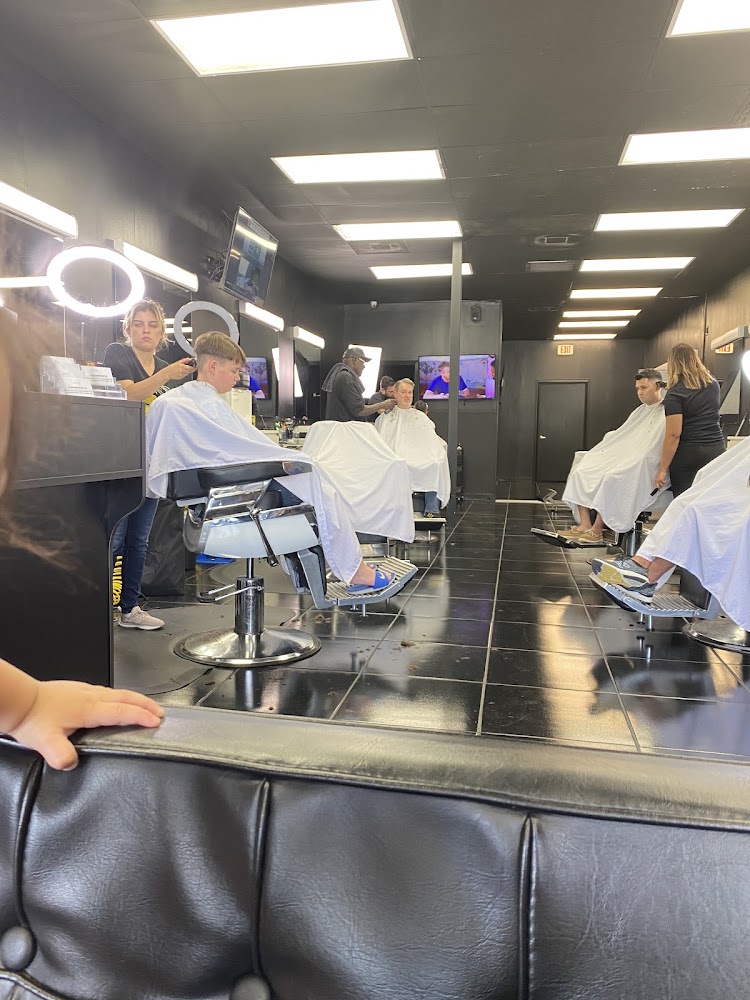Galindo's Barbershop Magnolia view 4