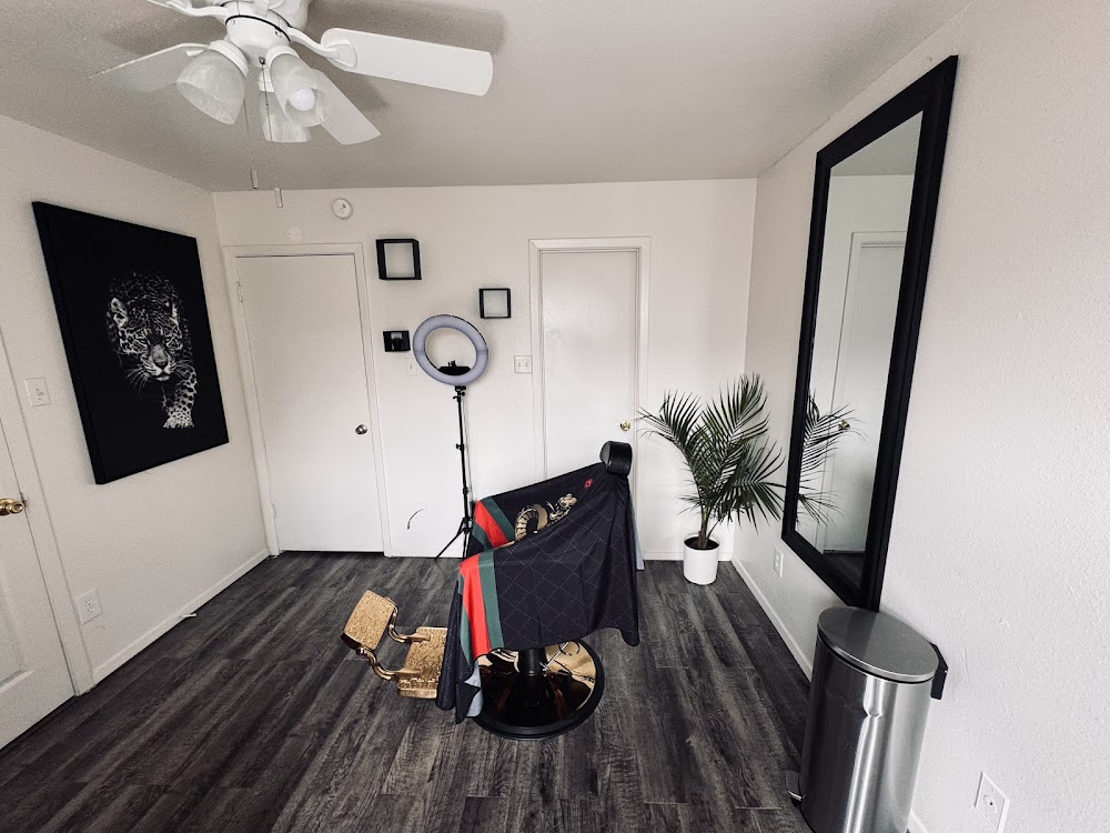 GIO'S BARBER CO. view 2