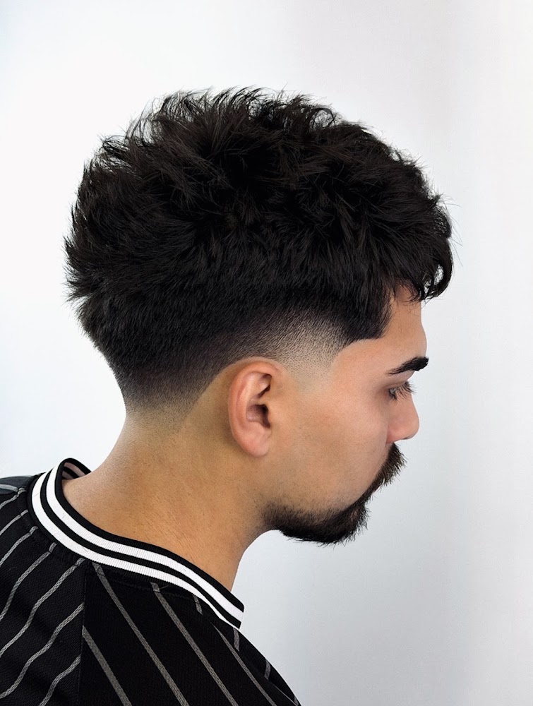 GIO'S BARBER CO. view 3