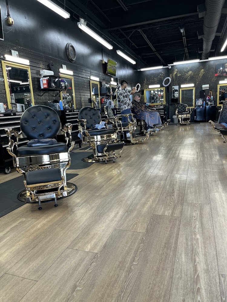 GoldStar Barber Studio-University view 2