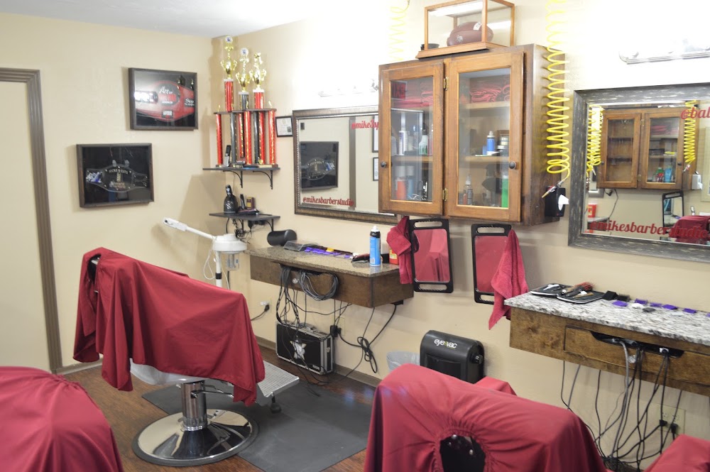 GoldStar Barber Studio-University view 3