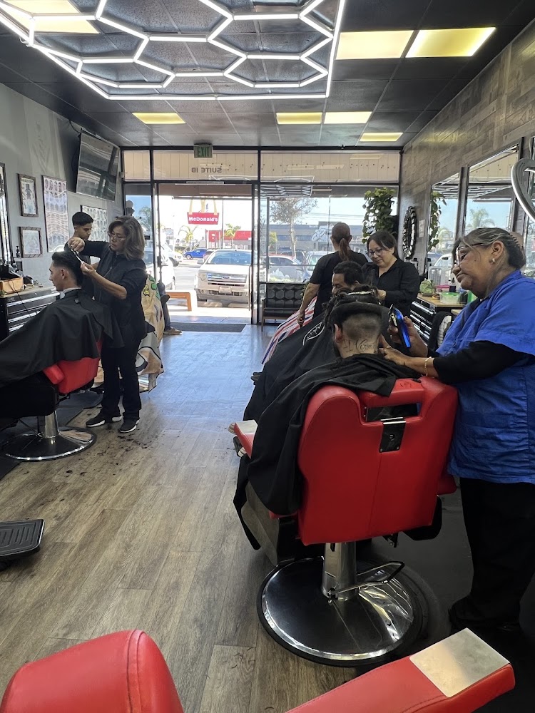 Gomez Barber Shop view 5