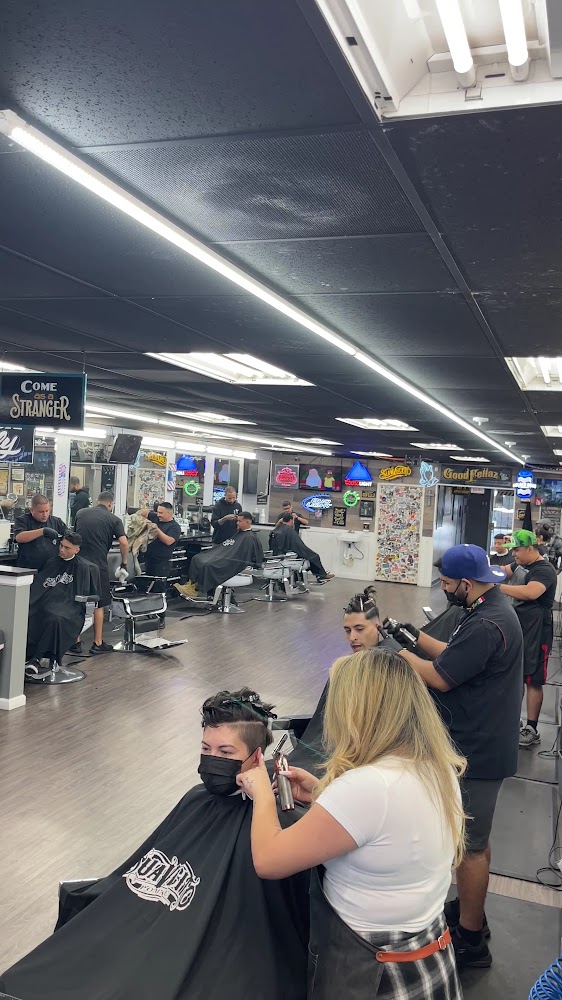 Good Fellaz Barber Shop, Santa Ana view 2