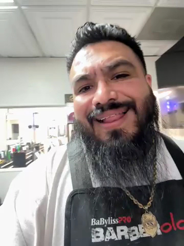 Gordito Peinado Barbershop Haircuts Beards Shaves Color view 2