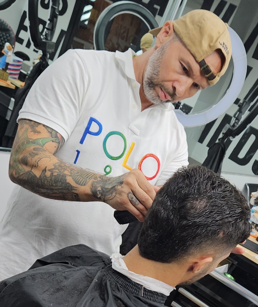 GQ Gentlemen's Quarters Barbershop view 4